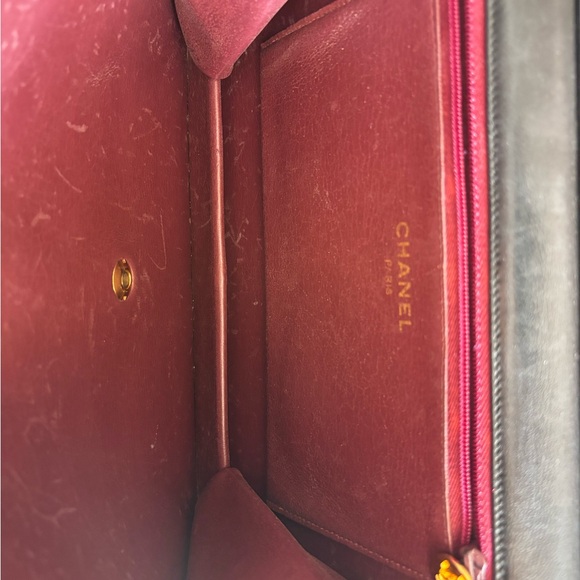 Authentic CHANEL black lambskin gold hardware quilted bag - Picture 11 of 16